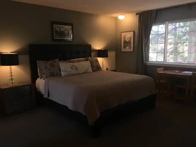 Cinnamon Bear Inn