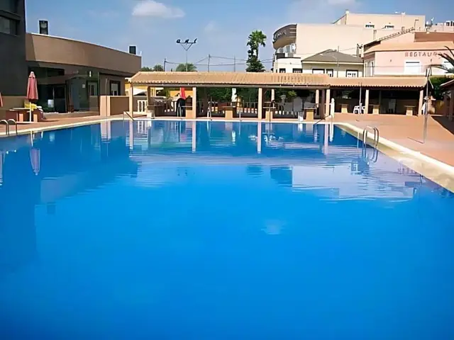 Los Periquitos