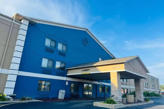 AmericInn by Wyndham Glendale/Milwaukee