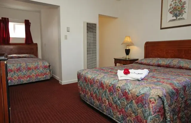 Candle Bay Inn