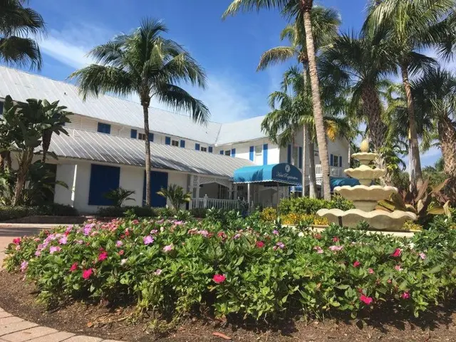 Olde Marco Island Inn & Suites
