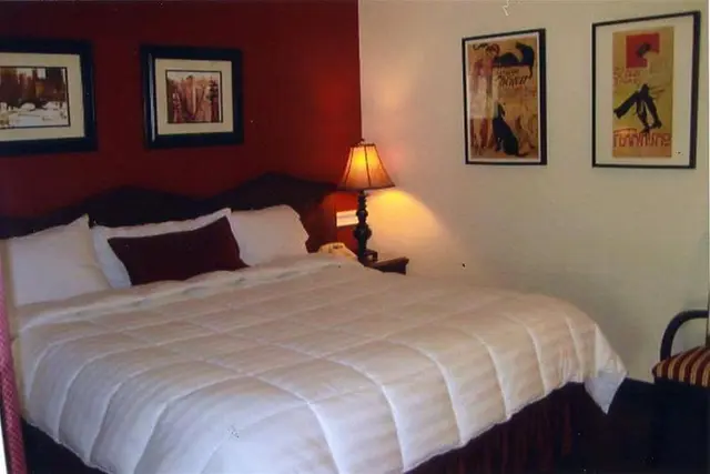 Whitman Motor Lodge