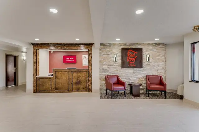Red Roof Inn & Suites Newport -Middletown, Ri