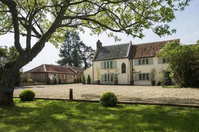 Holly Lodge