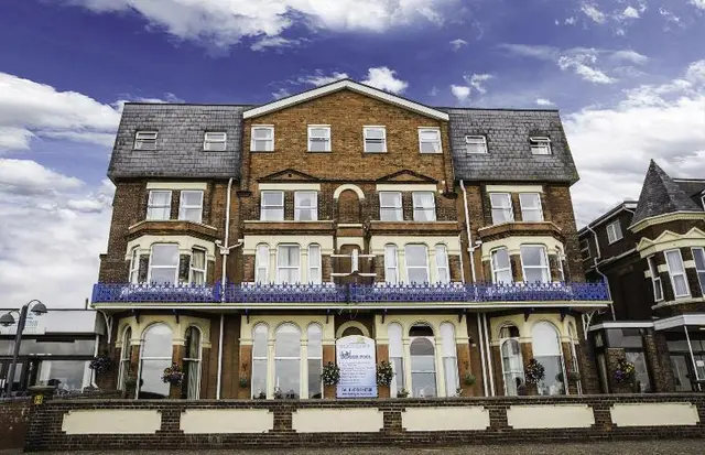 Burlington Palm Hotel