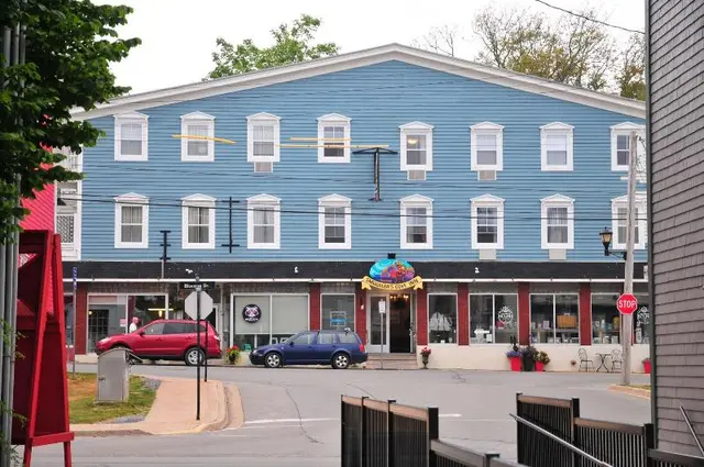 Smuggler's Cove Inn