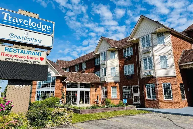 Travelodge by Wyndham Niagara Falls Lundys Lane