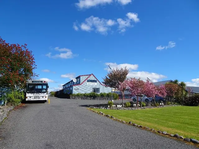 Adventure Lodge & Motel