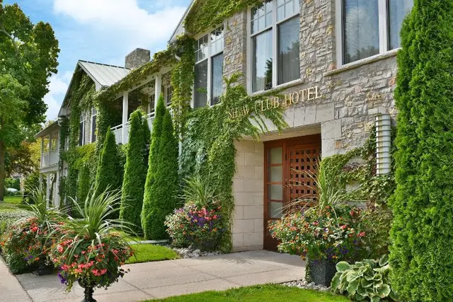 Shaw Club