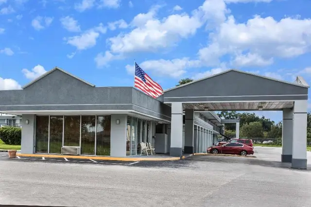 Super 8 By Wyndham Ocala I-75