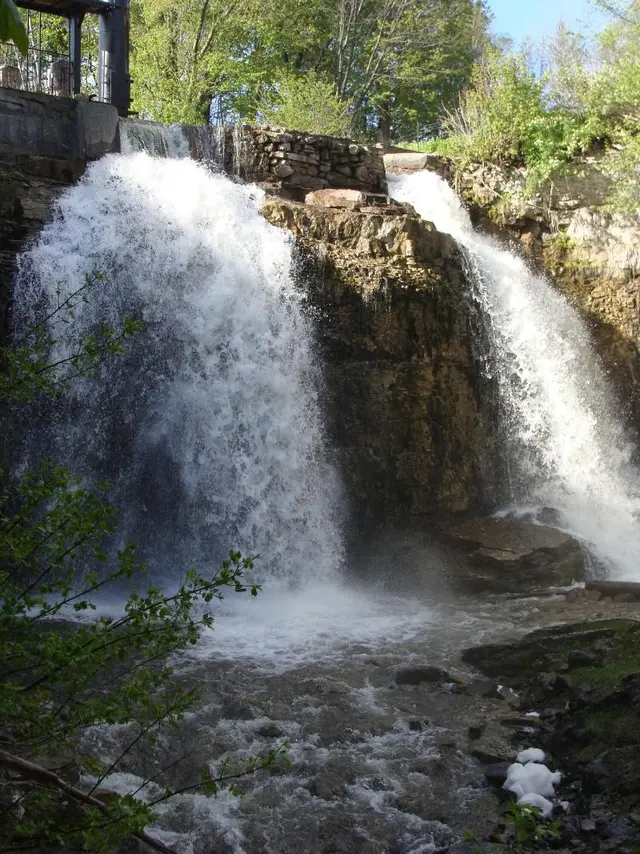 The Falls Inn Walters Falls - An Ontarios Finest I