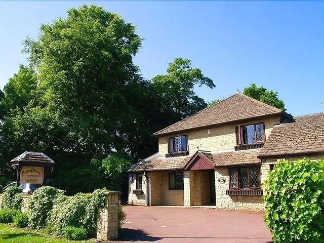 Cotswold House - Guest house