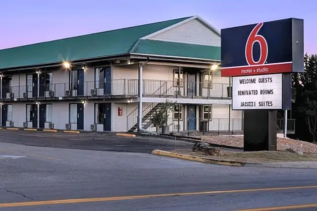 Notch Inn and Suites