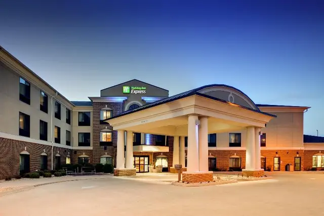 Holiday Inn Express Suites Peru - Lasalle Area IHG