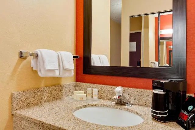 Courtyard By Marriott Chicago Midway Airport