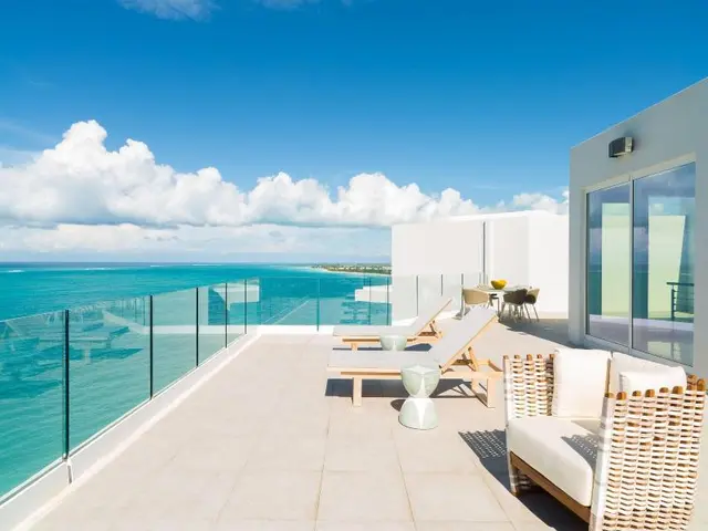 Grace Bay Suites