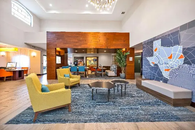 Holiday Inn Express Palestine