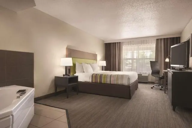 Country Inn & Suites Cottage Grove