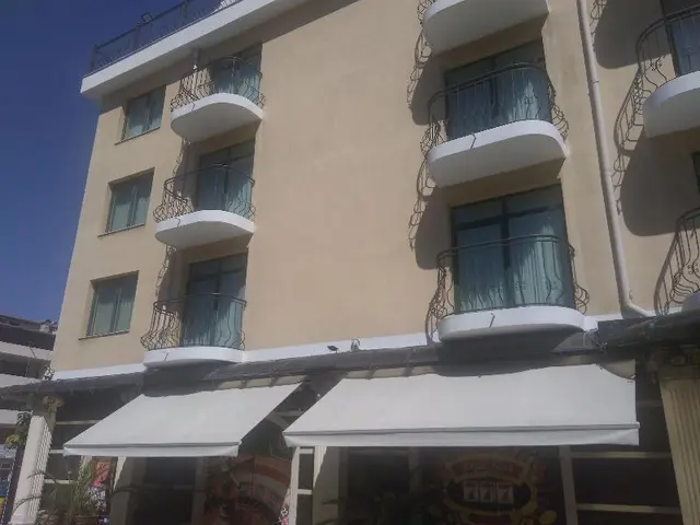 Hotel BATS