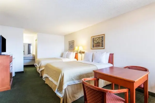 Days Inn by Wyndham Mesa East