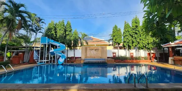 Safari Riviera Resort by ZUZU
