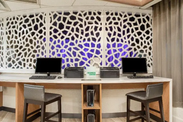 Holiday Inn Hotel & Suites Parsippany Fairfield