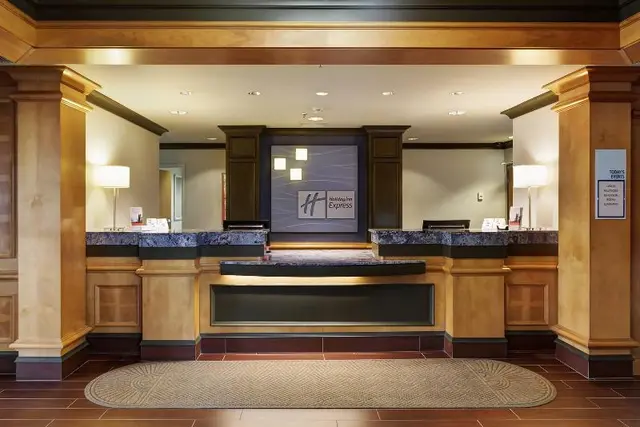 Holiday Inn Express Hotel & Suites Wareick-Provide
