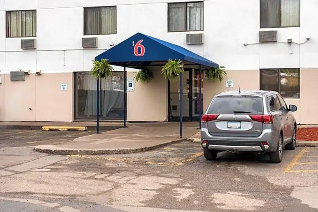 Motel 6 Saint Paul, MN - I-94.