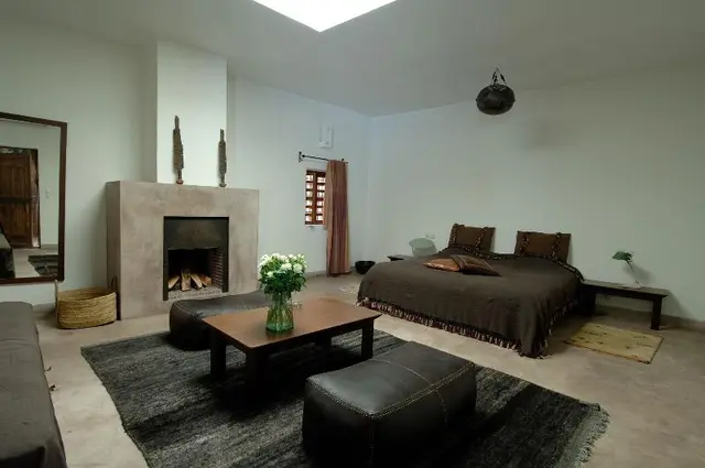 Riad W