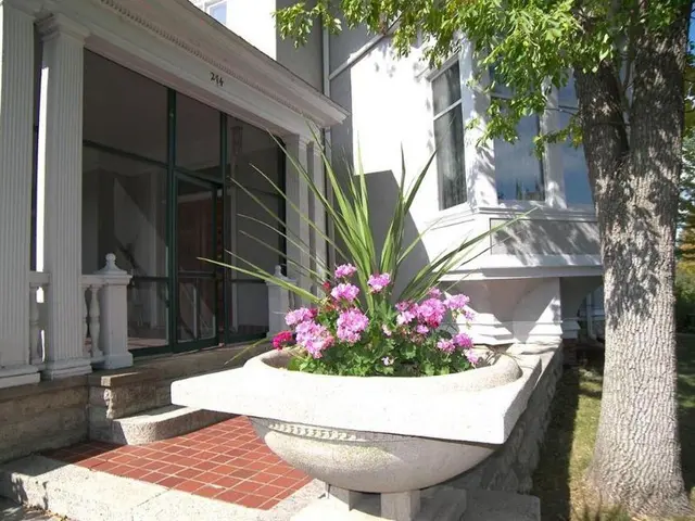 Alexander Mansion Historic Bed and Breakfast
