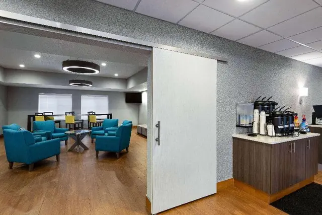La Quinta Inn & SUI by Wyndham at Watiki H2Opark