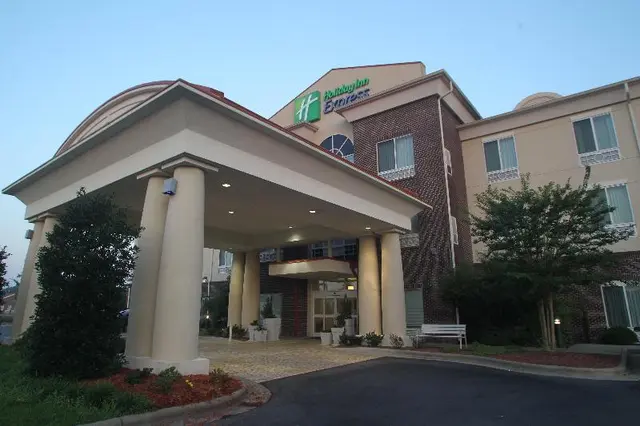 Holiday Inn Express Pembroke