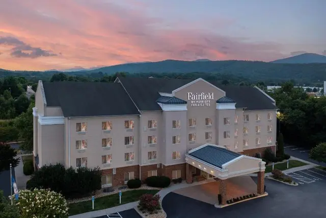 Fairfield Inn & Suites By Marriott Roanoke Hollins