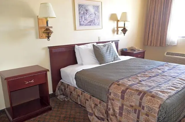 State Game Lodge & Resort