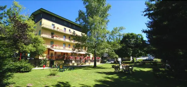Hotel Sayonara