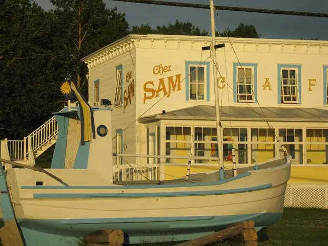 Auberge Du Cafe Chez Sam