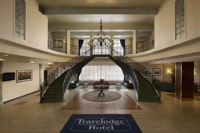 Travelodge by Wyndham Montreal Airport