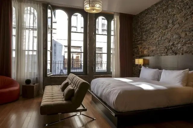 Le Petit Hotel
