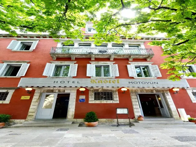 Kastel
