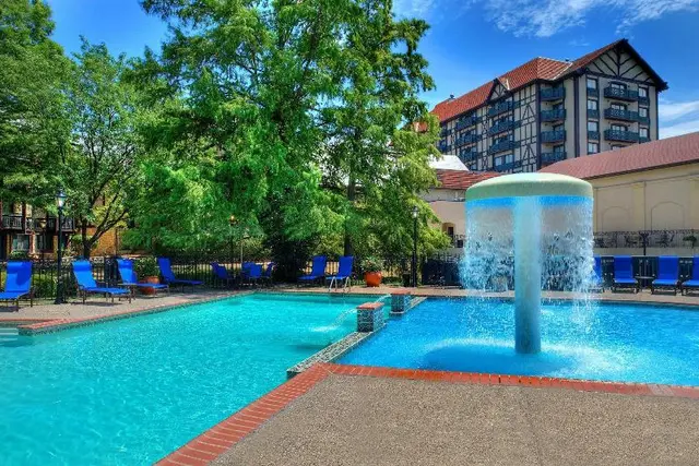 Sheraton Westport Chalet Hotel St. Louis