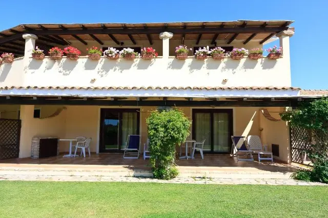 Porto Giunco Residence