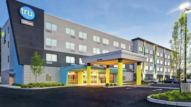 Tru by Hilton Chicopee Springfield