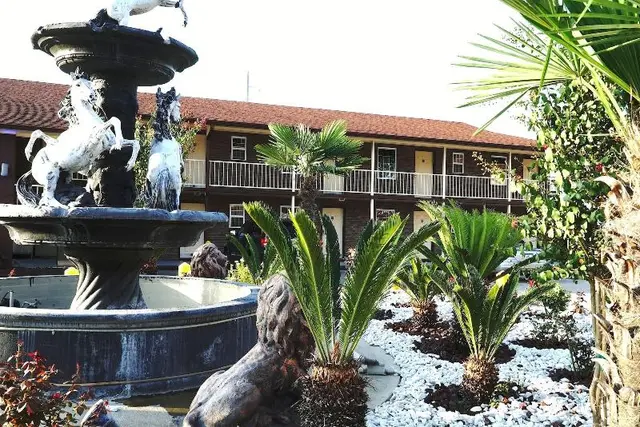 American Inn And Suites