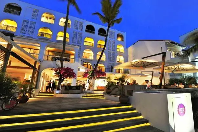 Holland House Beach Hotel
