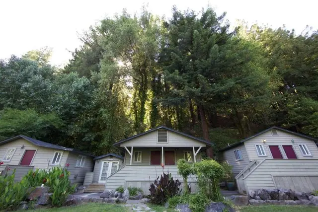 Cottages On River Road