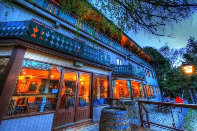 Candlelight Lodge