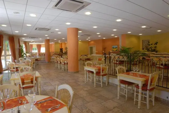 Hotel Omega