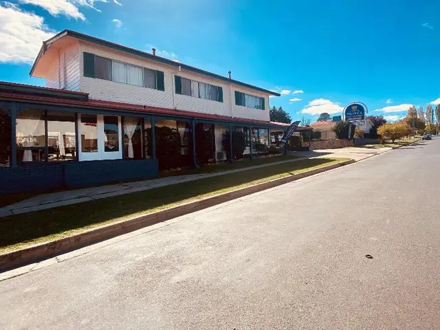 Sovereign Inn