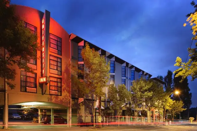Staypineapple, University Inn, University District