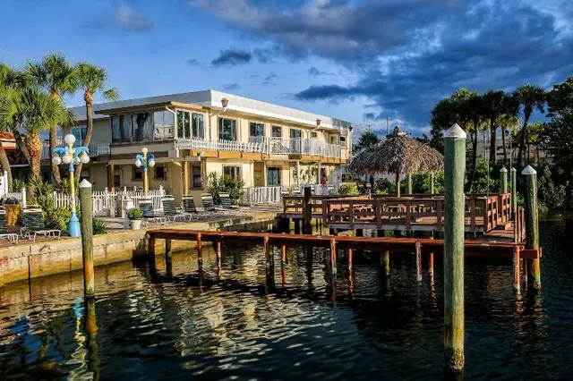 Bayview Plaza Waterfront Resort